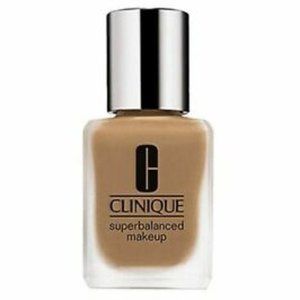 Superbalanced Makeup color: Silk Sable 18   SPF15